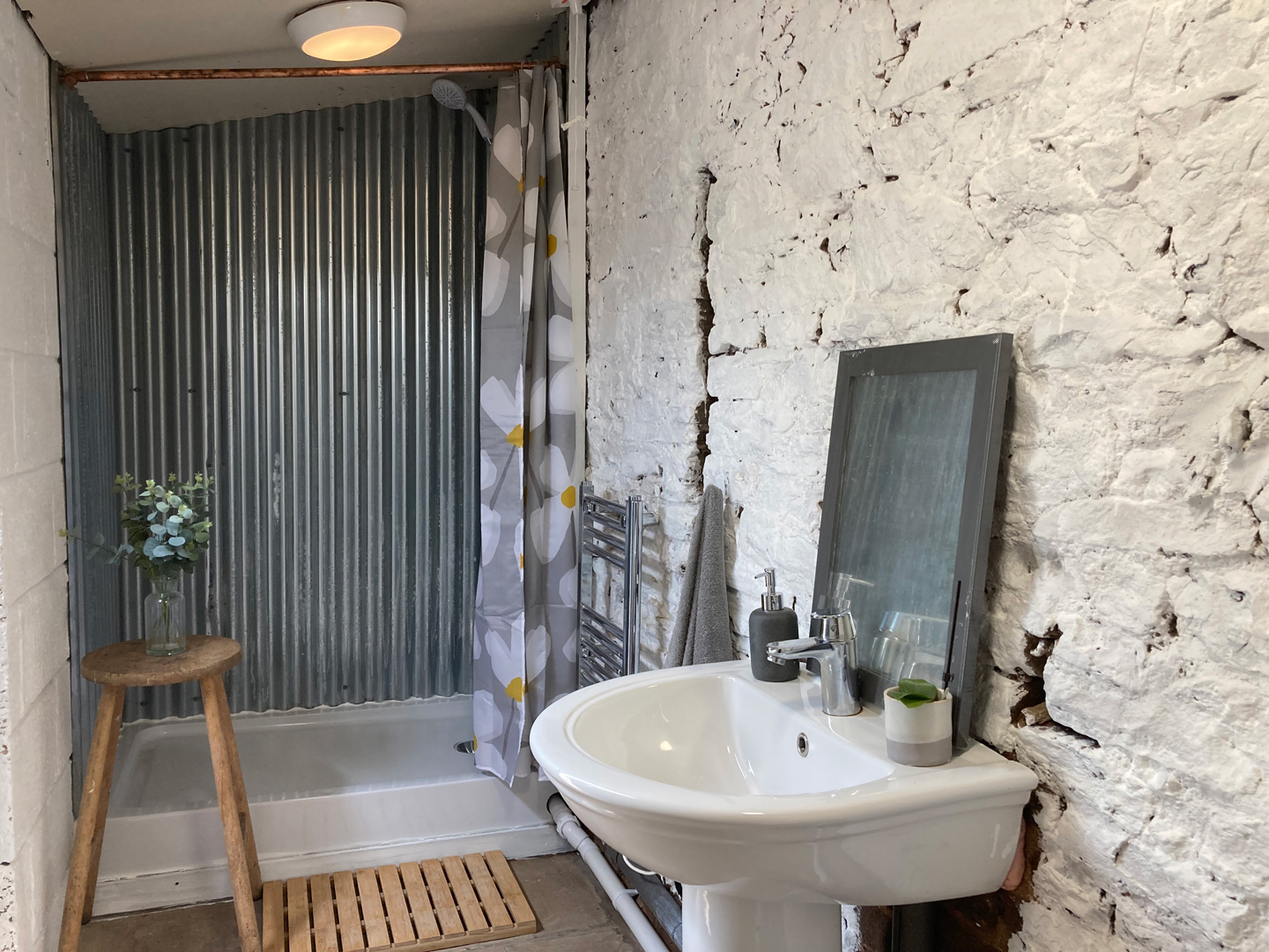 Toilet, wash basin and shower at The Cider Site